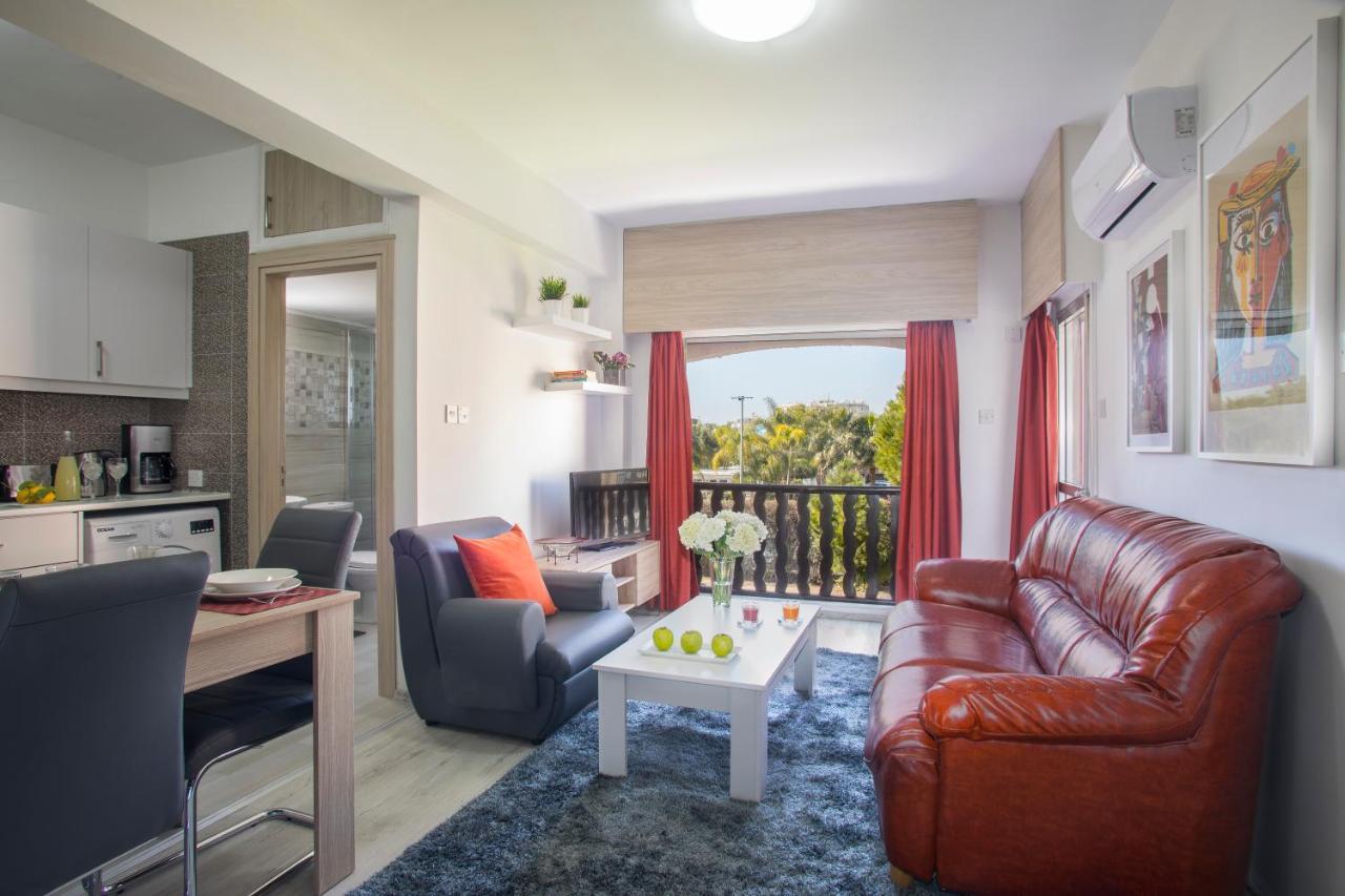 Castle Holiday Apartments Limassol Exteriör bild